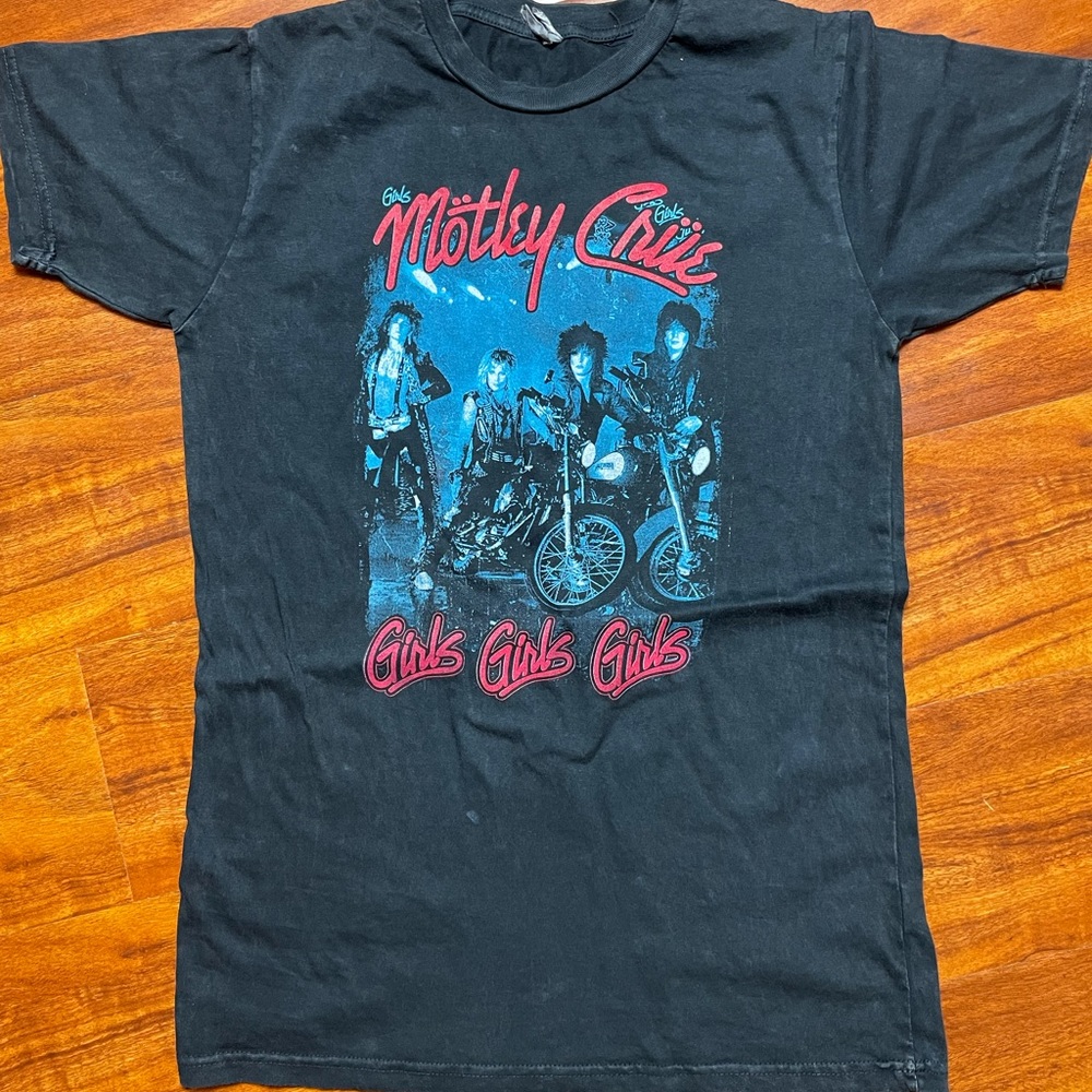 Vintage motley Crue T-shirt True to size. Men’s sizes. Brand new!! 100% Cotton.